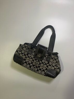 2009 coach hamptons carryall shoulder bag
